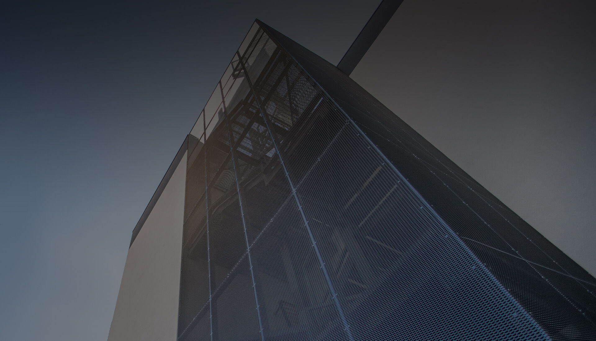 Costruzioni<br> <span>metalliche</span> <br>su misura